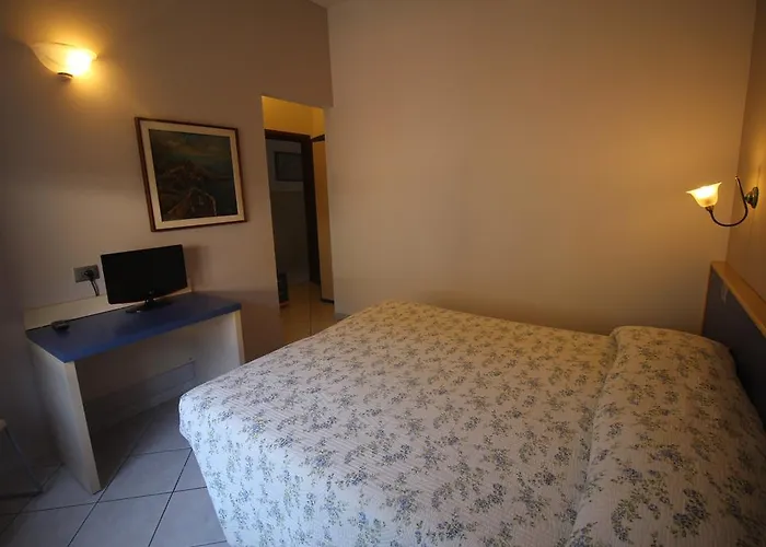 Отель La Mimosa 2*